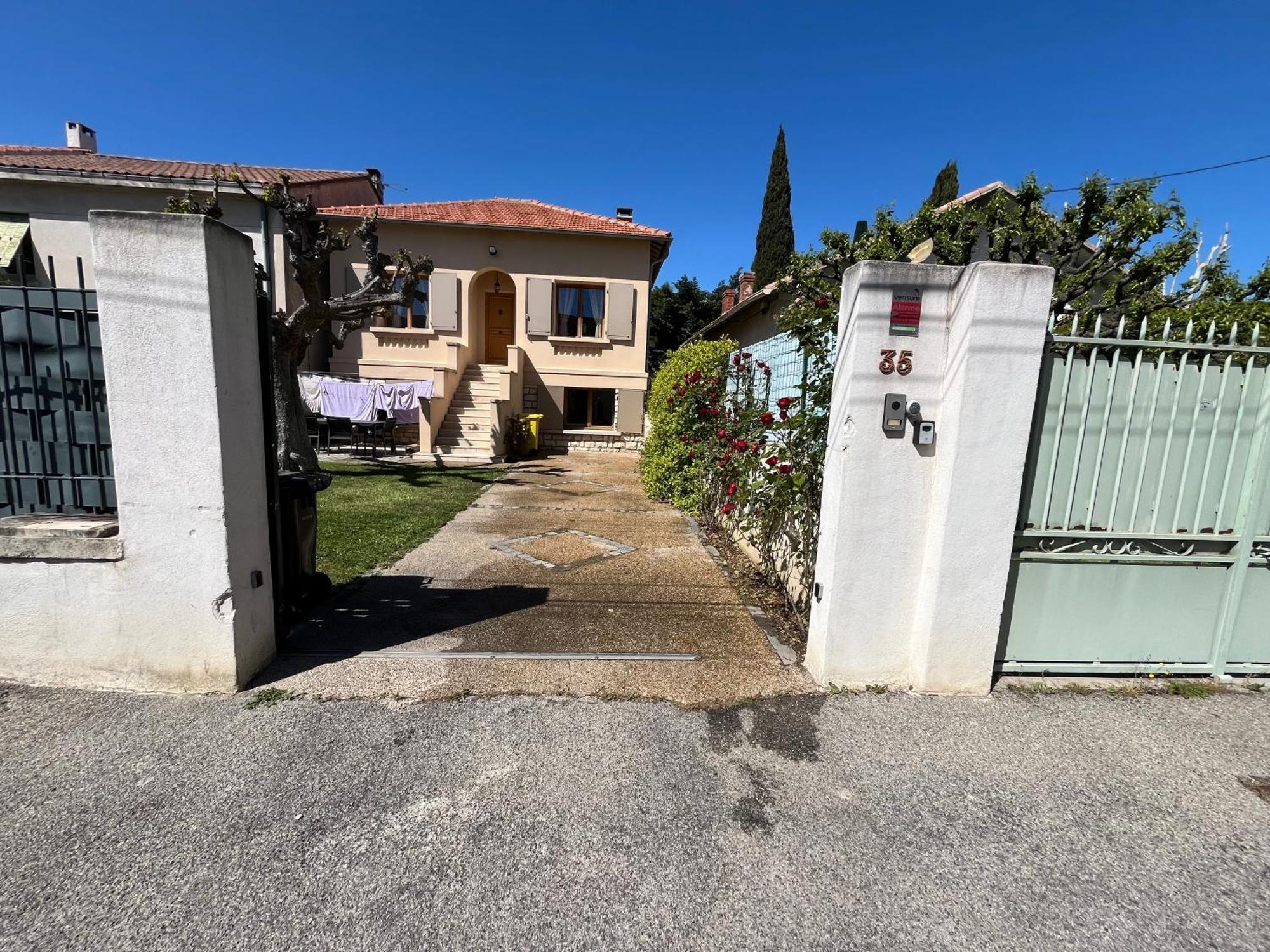 Maison Familiale 3 Chambres, Parking Gratuit Avignon Exterior photo